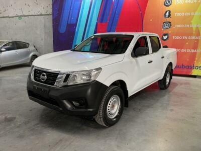 Nissan NP300 Doble Cabina 2020 4p S L4/2.5 Man A/A Paq. Seg.