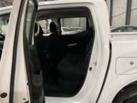 Nissan NP300 Doble Cabina 2020 4p S L4/2.5 Man A/A Paq. Seg. 2020 Nissan NP300 Doble Cabina Venta Interiores 15