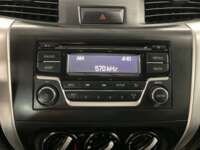 Nissan NP300 Doble Cabina 2020 4p SE L4/2.5 Man A/A Paq. Seg 2020 Nissan NP300 Doble Cabina Venta Interiores 6