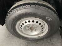 Nissan NP300 Doble Cabina 2020 4p SE L4/2.5 Man A/A Paq. Seg 2020 Nissan NP300 Doble Cabina Venta Llantas 1