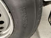 Nissan NP300 Doble Cabina 2020 4p SE L4/2.5 Man A/A Paq. Seg 2020 Nissan NP300 Doble Cabina Venta Llantas 6