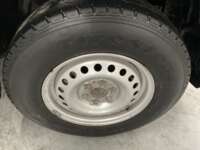 Nissan NP300 Doble Cabina 2020 4p SE L4/2.5 Man A/A Paq. Seg 2020 Nissan NP300 Doble Cabina Venta Llantas 10