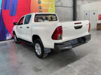 Toyota Hilux 2019 4p Doble Cabina Base L4/2.7 Man  2019 Toyota Hilux Venta Exteriores 5