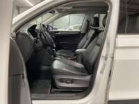 Volkswagen Tiguan 2022 5p R-Line L4/1.4/T DSG 2022 Volkswagen Tiguan Venta Interiores 16