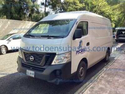 Nissan Urvan Carga 2021 4p Amplia L4/2.5 Man A/A Paq. Seg.  