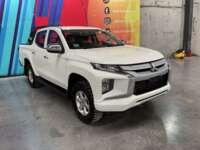 Mitsubishi L200 2023 4p GLX Doble Cabina Diesel Man 4X4 2023 Mitsubishi L200 Venta Exteriores 3
