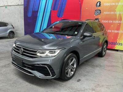 Volkswagen Tiguan 2023 5p R-Line L4/1.4/T DSG