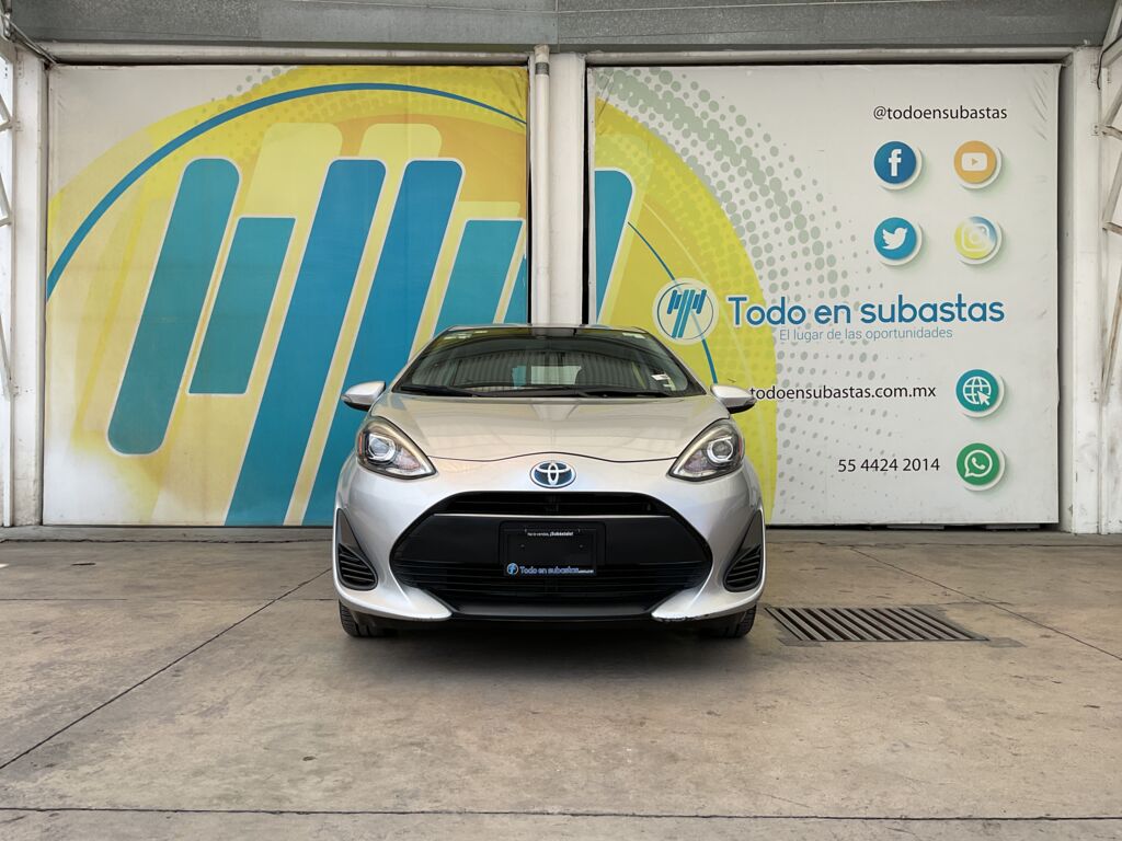 Toyota Prius 2019 5p C Hibrido L4/1.5/Aut 2019 Toyota Prius Venta Exteriores 2