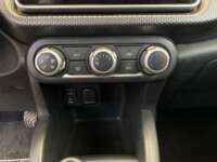 Nissan Kicks 2019 5p Sense L4/1.6 Man      2019 Nissan Kicks Venta Interiores 8