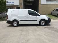 Peugeot Partner 2019 5p L4/1.6/T Diesel Man       2019 Peugeot Partner Venta Exteriores 4
