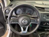 Nissan NP300 Pick Up 2021 2p L4/2.5 Man DH A/A 2021 Nissan NP300 Pick Up Venta Interiores 1