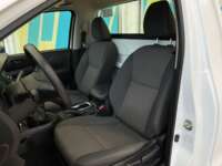 Nissan NP300 Pick Up 2021 2p L4/2.5 Man DH A/A 2021 Nissan NP300 Pick Up Venta Interiores 17