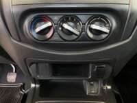 Nissan NP300 Pick Up 2021 2p L4/2.5 Man DH A/A 2021 Nissan NP300 Pick Up Venta Interiores 8