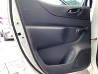 Nissan NP300 Pick Up 2020 2p L4/2.5 Man A/A 2020 Nissan NP300 Pick Up Venta Interiores 15