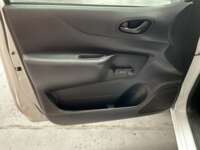 Nissan NP300 Pick Up 2021 2p L4/2.5 Man DH A/A 2021 Nissan NP300 Pick Up Venta Interiores 14