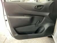 Nissan NP300 Pick Up 2021 2p L4/2.5 Man DH A/A 2021 Nissan NP300 Pick Up Venta Interiores 15