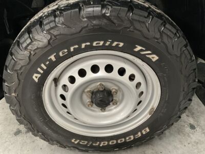 Nissan NP300 Pick Up 2021 2p L4/2.5 Man DH A/A