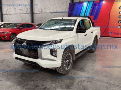 Mitsubishi L200 2023 4p GLS Doble Cabina L4/2.4/T Diesel Aut 4X4