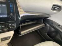 Toyota Prius 2017 5p Base Hibrido L4/1.8 Aut 2017 Toyota Prius Venta Interiores 19