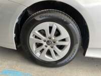 Toyota Prius 2017 5p Base Hibrido L4/1.8 Aut 2017 Toyota Prius Venta Llantas 1