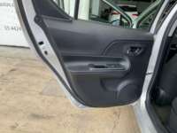 Toyota Prius 2018 5p C Híbrido L4/1.5 Aut 2018 Toyota Prius Venta Interiores 20
