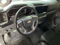 Chevrolet Cheyenne 2024 2p LT Cabina Regular V8/5.3 Aut 4X4 2024 Chevrolet Cheyenne Venta Interiores 3