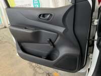 Nissan NP300 Pick Up 2020 2p L4/2.5 Man 2020 Nissan NP300 Pick Up Venta Interiores 14