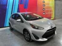 Toyota Prius 2019 5p C Hibrido L4/1.5/Aut 2019 Toyota Prius Venta Exteriores 3