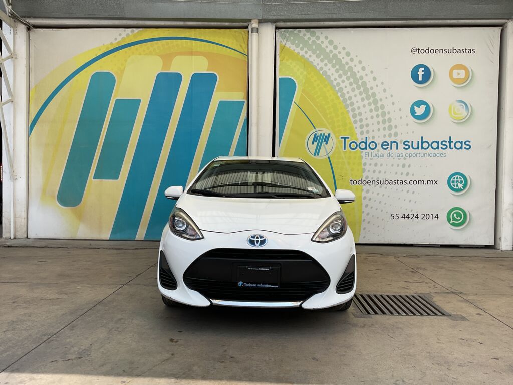 Toyota Prius 2021 5p C Híbrido L4/1.5 Aut 2021 Toyota Prius Venta Exteriores 2
