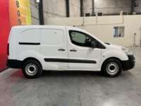 Peugeot Partner 2019 5p L4/1.6/T Diesel Man       2019 Peugeot Partner Venta Exteriores 4