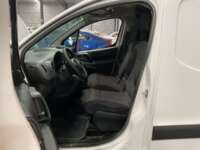 Peugeot Partner 2019 5p L4/1.6/T Diesel Man       2019 Peugeot Partner Venta Interiores 12