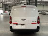Peugeot Partner 2019 5p L4/1.6/T Diesel Man       2019 Peugeot Partner Venta Exteriores 6