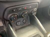 Chevrolet Onix 2021 4p LS L3 1.0/T Man	 IMG_1374