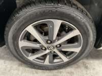 Toyota Prius 2019 5p Base CVT 2019 Toyota Prius Venta Llantas 1