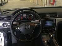 Volkswagen Passat 2016 4p Highline L5/2.5 Tiptronic Línea Nueva 2016 Volkswagen Passat Venta Interiores 1