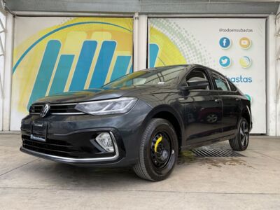 Volkswagen Virtus 2023 4p Highline L3/1.0/T Tiptronic