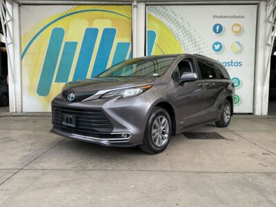 Toyota Sienna 2021 5p XLE Híbrida L4/2.5 CVT
