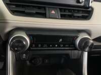 Toyota RAV4 2020 5p 2.5 XLE AWD AT 2020 Toyota RAV4 Venta Interiores 10
