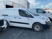 Peugeot Partner 2019 5p L4/1.6/T Diesel Man       2019 Peugeot Partner Ingreso Exteriores 3
