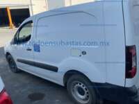 Peugeot Partner 2019 5p L4/1.6/T Diesel Man       2019 Peugeot Partner Ingreso Exteriores 7