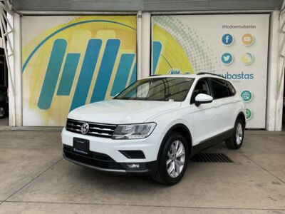 Volkswagen Tiguan 2021 5p Comfortline L4/1.4/T DSG 7/Pas  