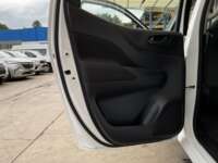 Nissan NP300 Frontier 2023 4p LE L4/2.5 Man 2023 Nissan NP300 Frontier Venta Interiores 20