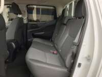 Nissan NP300 Frontier 2023 4p LE L4/2.5 Man 2023 Nissan NP300 Frontier Venta Interiores 21