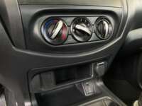 Nissan NP300 Frontier 2023 4p LE L4/2.5 Man 2023 Nissan NP300 Frontier Venta Interiores 10