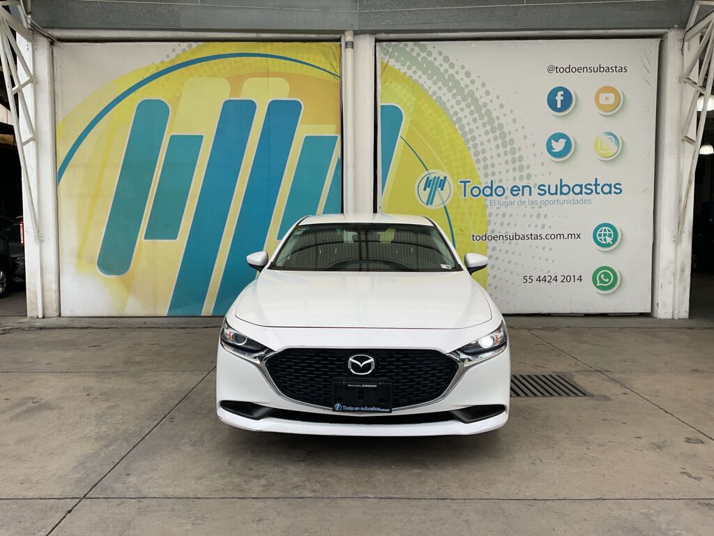 Mazda 3 2021 4p Sedán i L4/2.5 Skyactiv-Drive 2021 Mazda 3 Venta Exteriores 2