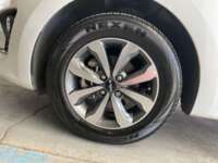 Kia Rio 2023 Sedán LX TA  1.6 litros  2023 Kia Rio Venta Llantas 1