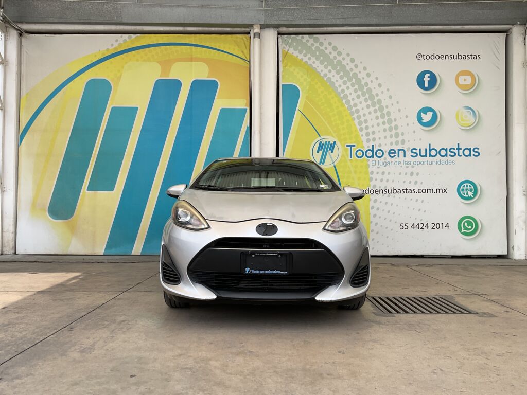 Toyota Prius 2018 5p C Híbrido L4/1.5 Aut 2018 Toyota Prius Venta Exteriores 2
