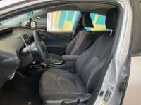 Toyota Prius 2017 5p Base Hibrido L4/1.8 Aut 2017 Toyota Prius Venta Interiores 21
