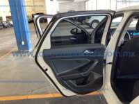 Volkswagen Jetta 2022 4p Comfortline L4/1.4/T Tiptronic 2022 Volkswagen Jetta Ingreso Interiores 16