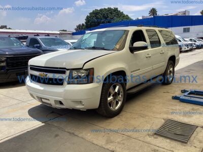Chevrolet Suburban 2013 5p LT V8/5.3 Piel 2da Banca Cubo Aut 